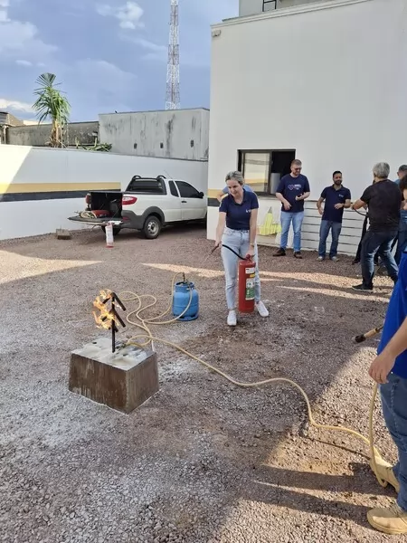 Sinop Energia promove treinamento de reciclagem da brigada de incêndio