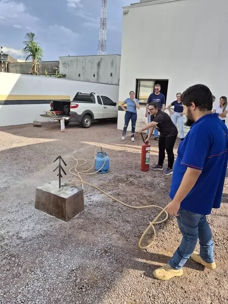 Sinop Energia promove treinamento de reciclagem da brigada de incêndio