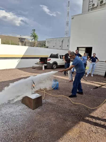 Sinop Energia promove treinamento de reciclagem da brigada de incêndio