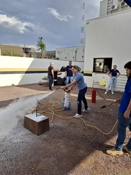 Sinop Energia promove treinamento de reciclagem da brigada de incêndio