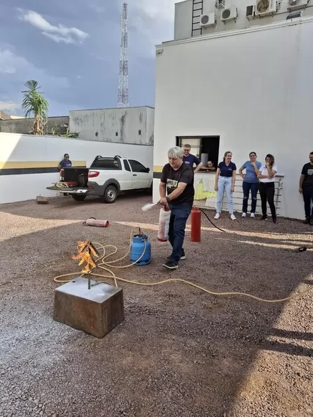 Sinop Energia promove treinamento de reciclagem da brigada de incêndio