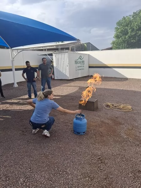 Sinop Energia promove treinamento de reciclagem da brigada de incêndio